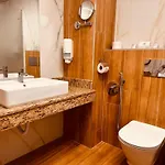 Ata 4*