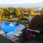 Ata 4*