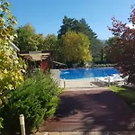 Ata Ξενοδοχείο