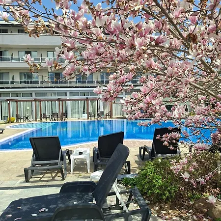 Ata Hotel 4*