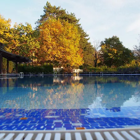 Ata Hotel 4*